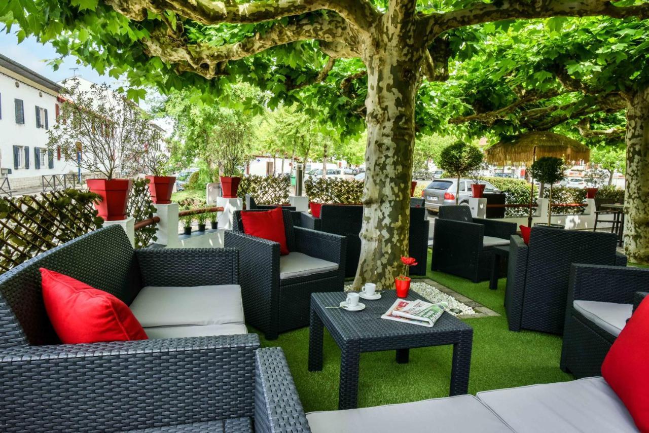 Hotel Auberge L'Estanquet Urt Luaran gambar